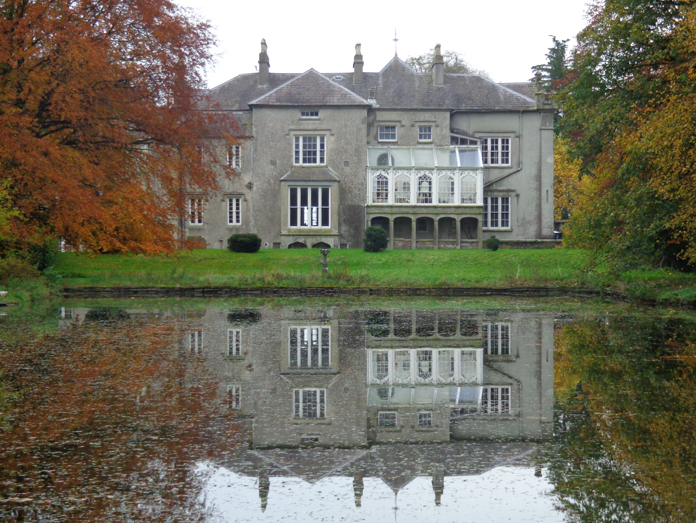 http://www.buildingsofireland.ie/media/Shankill%20Castle%2003%20-%20Lake.JPG