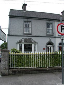 Mir, 3 John's Place,  TOWNPARKS (BB. BY.), Birr,  Co. OFFALY