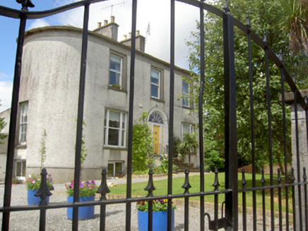 Lower Gate House, Lower Gate Street,  LOUGHNAFINA, Cashel,  Co. TIPPERARY SOUTH