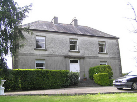 Oakfield House, Fethard Street,  BEEVERSTOWN, Mullinahone,  Co. TIPPERARY SOUTH