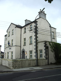 Carrick-on-Suir Garda Síochána Station, Greenside South,  TOWN PARKS, Carrick-on-Suir,  Co. TIPPERARY SOUTH