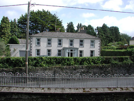 Frankfield, Convent Road,  PARKMORE, Roscrea,  Co. TIPPERARY NORTH