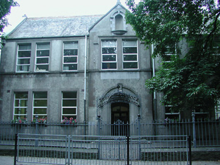 Scoil Náisiúnta Clochair Mhuire Naomhtha, O'Rahilly Street,  NENAGH NORTH, Nenagh,  Co. TIPPERARY NORTH