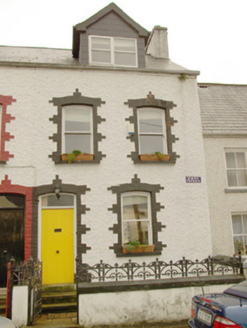 4 Eske Terrace, Castle Street, DONEGAL, Donegal,  Co. DONEGAL