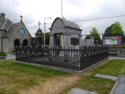 1916 Monument\Dora Sigerson-Shorter Monument, Glasnevin Cemetery, Finglas Road, Dublin 11,  Co. DUBLIN
