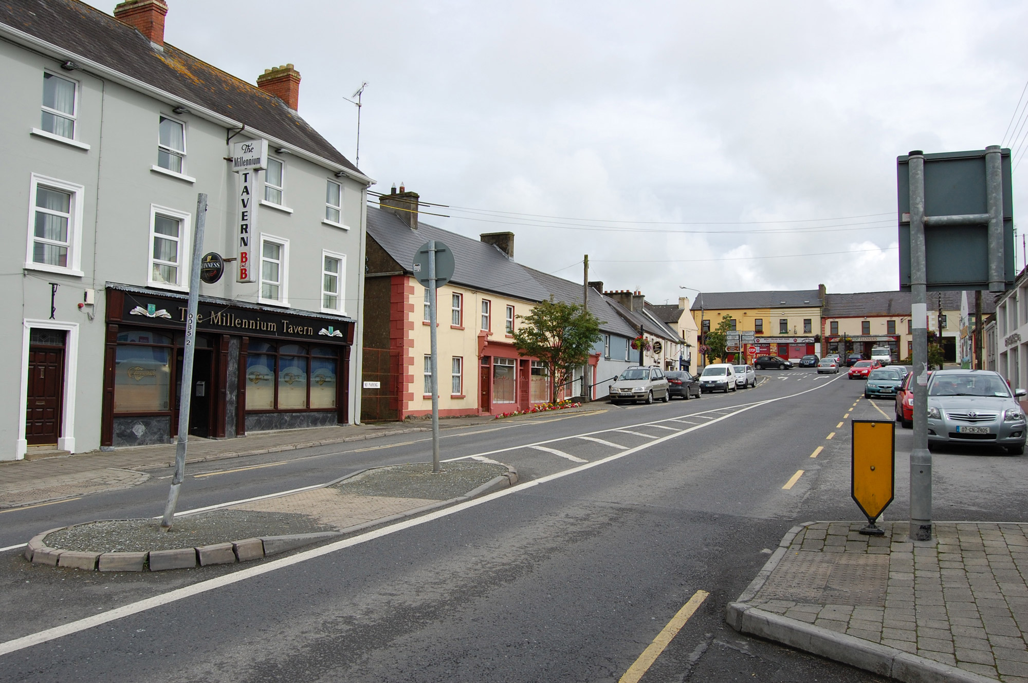 Lowry’s, Main Street, BELLANANAGH, Ballinagh, CAVAN - Buildings of Ireland