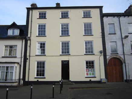 Fáilte House, The Diamond, CROSSMOYLE, Clones, MONAGHAN - Buildings of ...