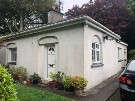 2: Gate lodge