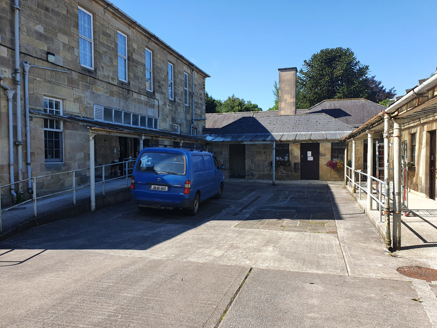 6:Rear courtyard.