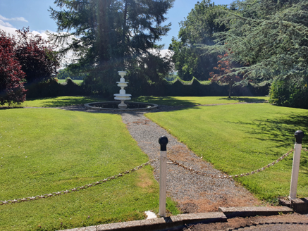 9:Front lawn, from house to north.